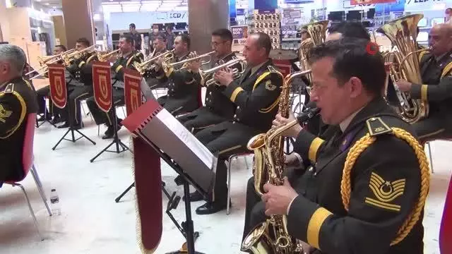 Afyonkarahisar'da TSK Bando Takımı konser verdi