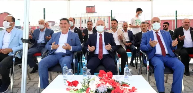 Ağrı İl Özel İdaresi filosuna 12 yeni iş makinası eklendi