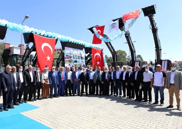 Ağrı İl Özel İdaresi filosuna 12 yeni iş makinası eklendi
