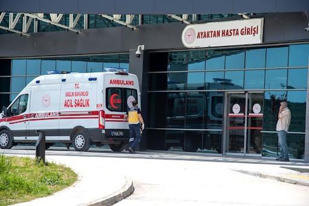 Alüminyum pres makinesine ayağını sıkıştıran işçi yaralandı - Vimarsana News
