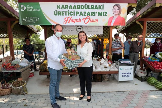 bu pazarda vatandaslar urettikleri urunleri 3 14359956 o