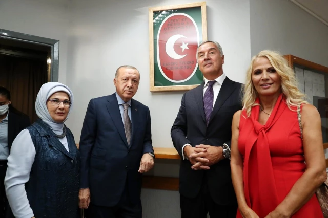 Son dakika haber... Cumhurbaşkanı Erdoğan, eski Osmanlı Sefaret Binası'nı ziyaret etti