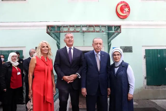 Son dakika haber... Cumhurbaşkanı Erdoğan, eski Osmanlı Sefaret Binası'nı ziyaret etti