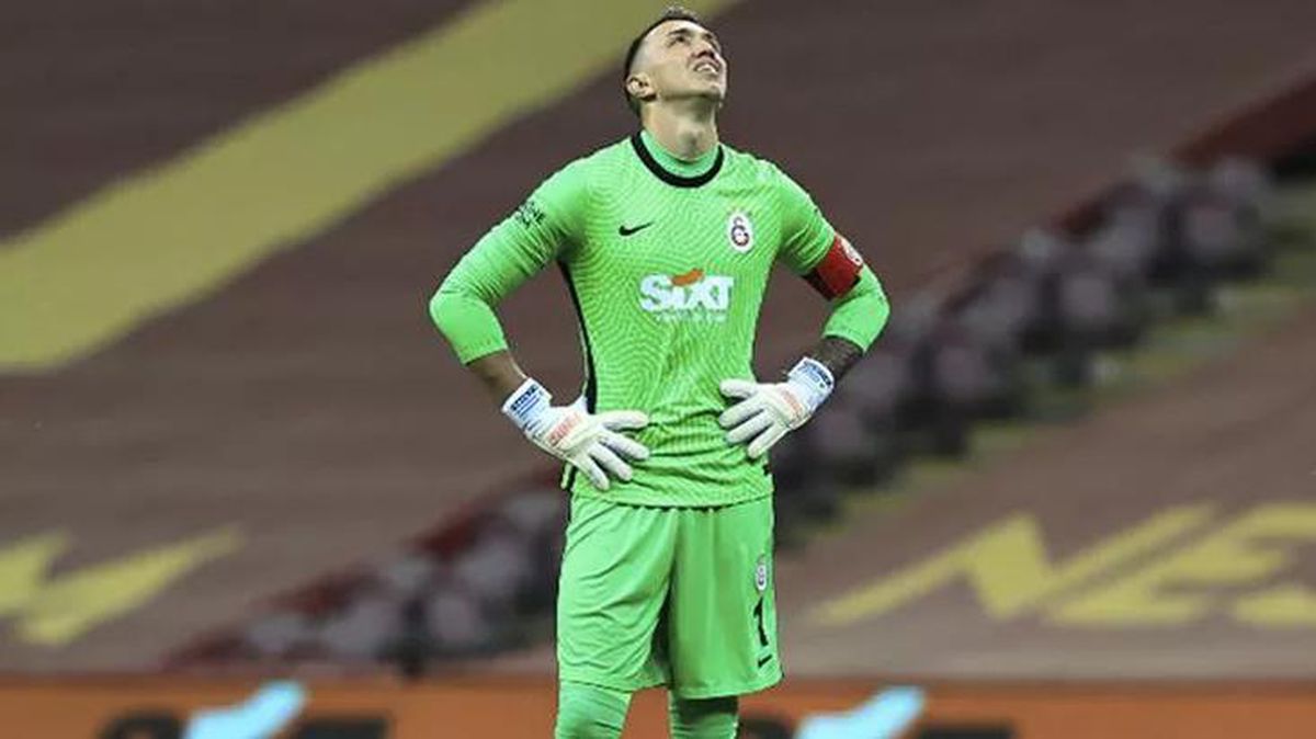 Galatasaray'da Muslera'nın alternatifleri netleşiyor! Gökhan Akkan ve İrfan Can Eğribat transferi için harekete geçildi