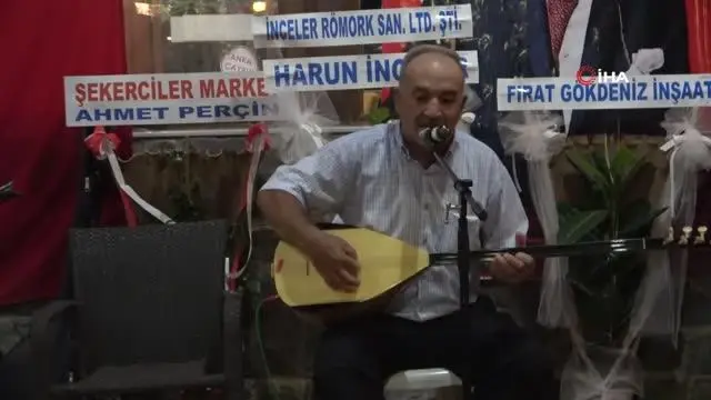 Halk ozanı aşıklar, saz ve kelamları ile vatan ve bayrak sevgisini anlattı