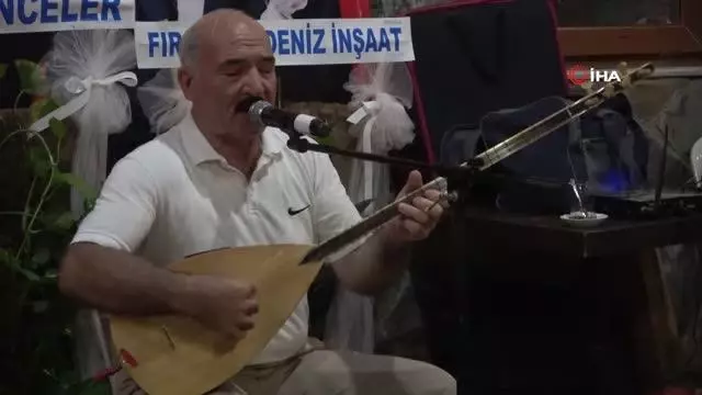 Halk ozanı aşıklar, saz ve kelamları ile vatan ve bayrak sevgisini anlattı