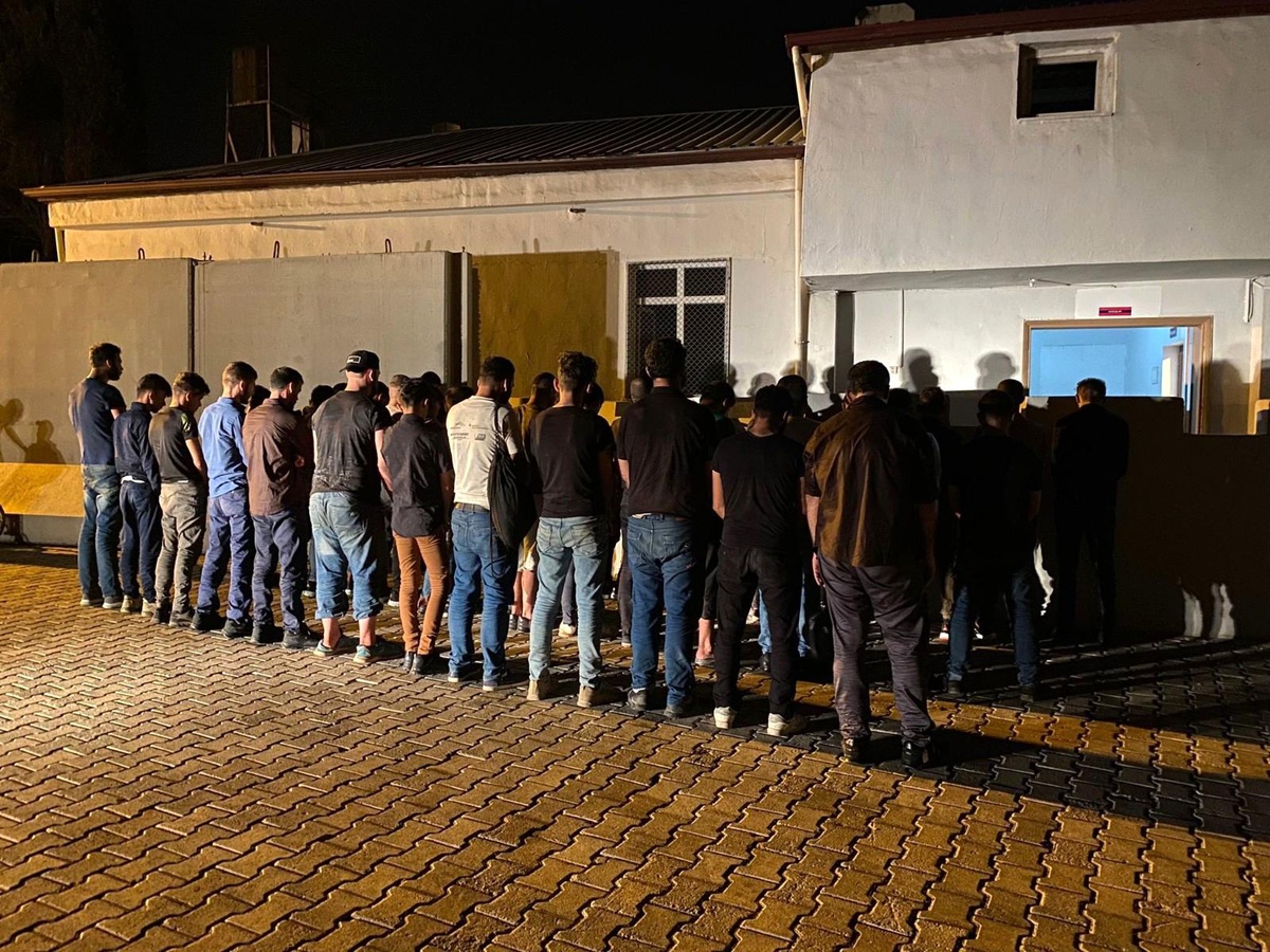 Hatay'da 43 kaçak göçmen ve 3 organizatör yakalandı - Vimarsana News