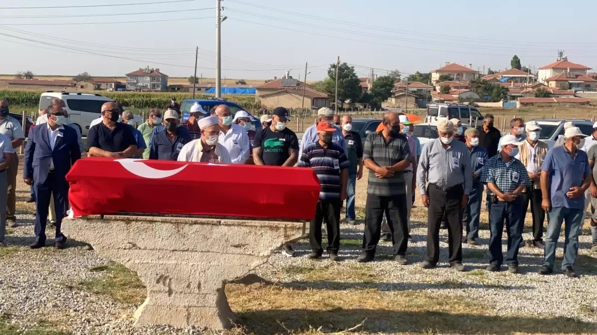 Hayatını kaybeden eski milletvekili Durmaz toprağa verildi