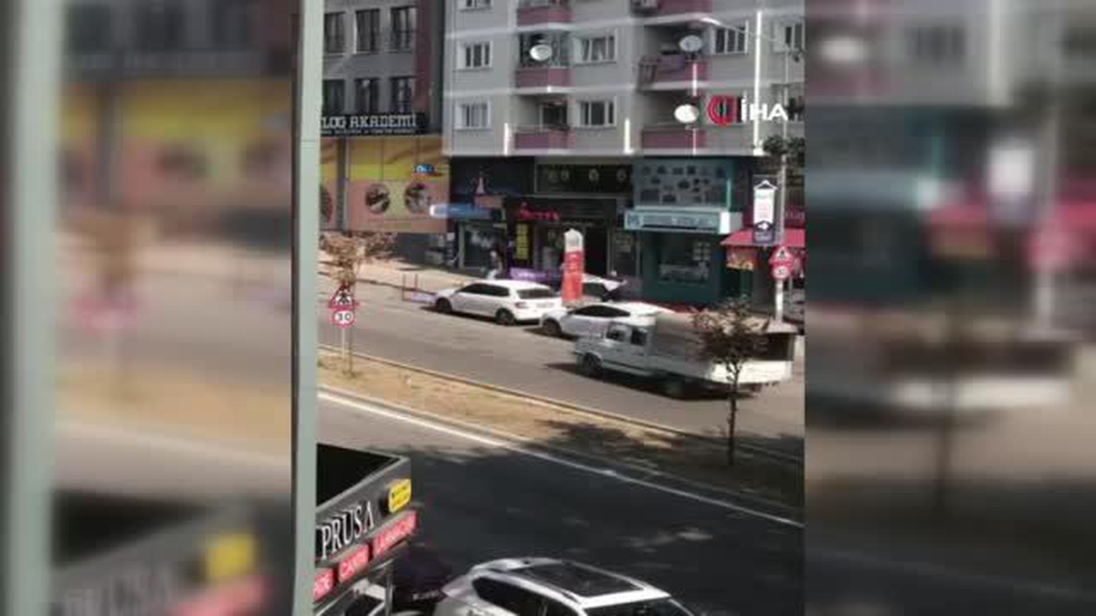 Son Dakika | Husumetli iki grup arasındaki flamalı kavga kameralara yansıdı - Vimarsana News