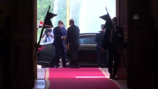 Mısır Cumhurbaşkanı ile Katar Emiri, Körfez krizinden bu yana ilk defa Irak'ta görüştü