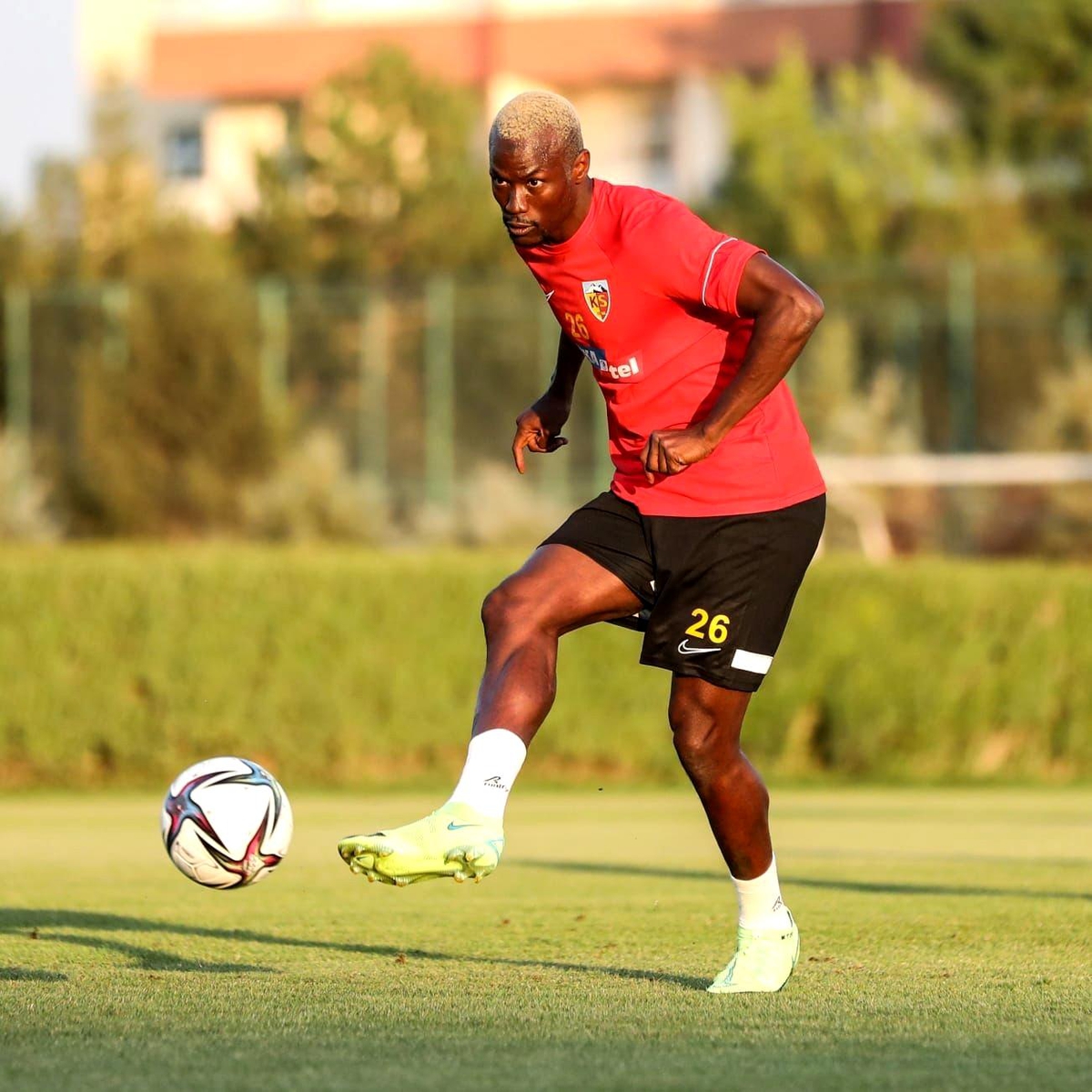 Kayserispor'da Mame Thiam'ın lisansı çıktı - Vimarsana News