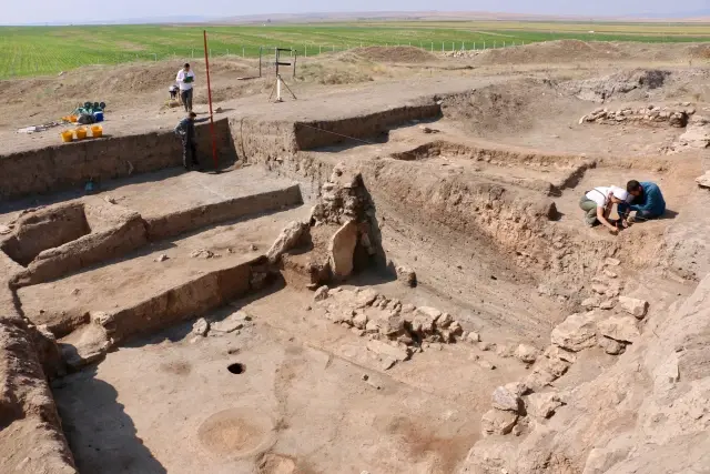 ESKİŞEHİR - Küllüoba Höyüğü'nde 4 bin 200 yıl öncesine ait kuraklıkla mücadele izleri