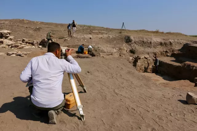 ESKİŞEHİR - Küllüoba Höyüğü'nde 4 bin 200 yıl öncesine ait kuraklıkla mücadele izleri