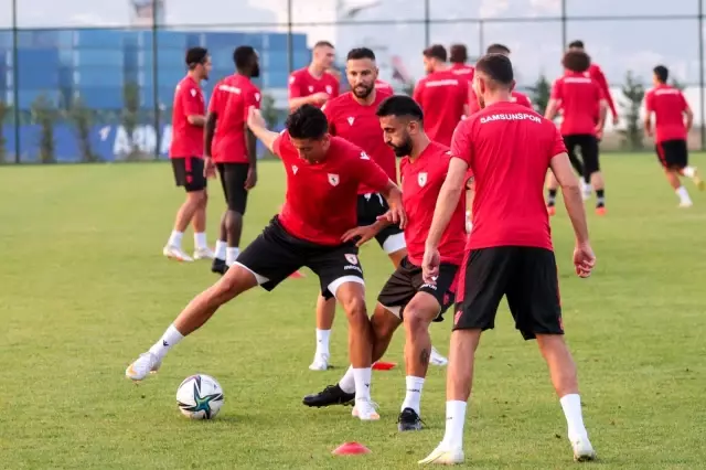 Samsunspor'da 22 futbolcu geldi, 21 oyuncu gitti