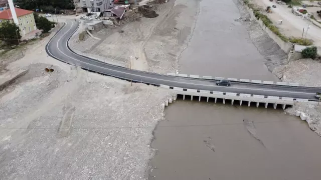 KASTAMONU - Selden etkilenen Kastamonu'da ulaşım seferberliği sürdürülüyor