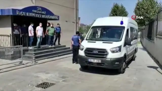 Sultangazi'de polislere saldıran 8 kişi adliyeye sevk edildi