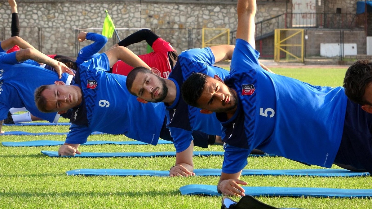 Uşakspor, hız kesmeden çalışmalara devam ediyor
