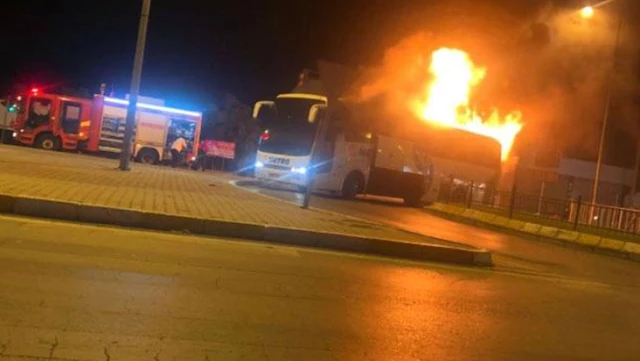 Yolcu otobüsü alev alev yandı! O anlar kameralara yansıdı