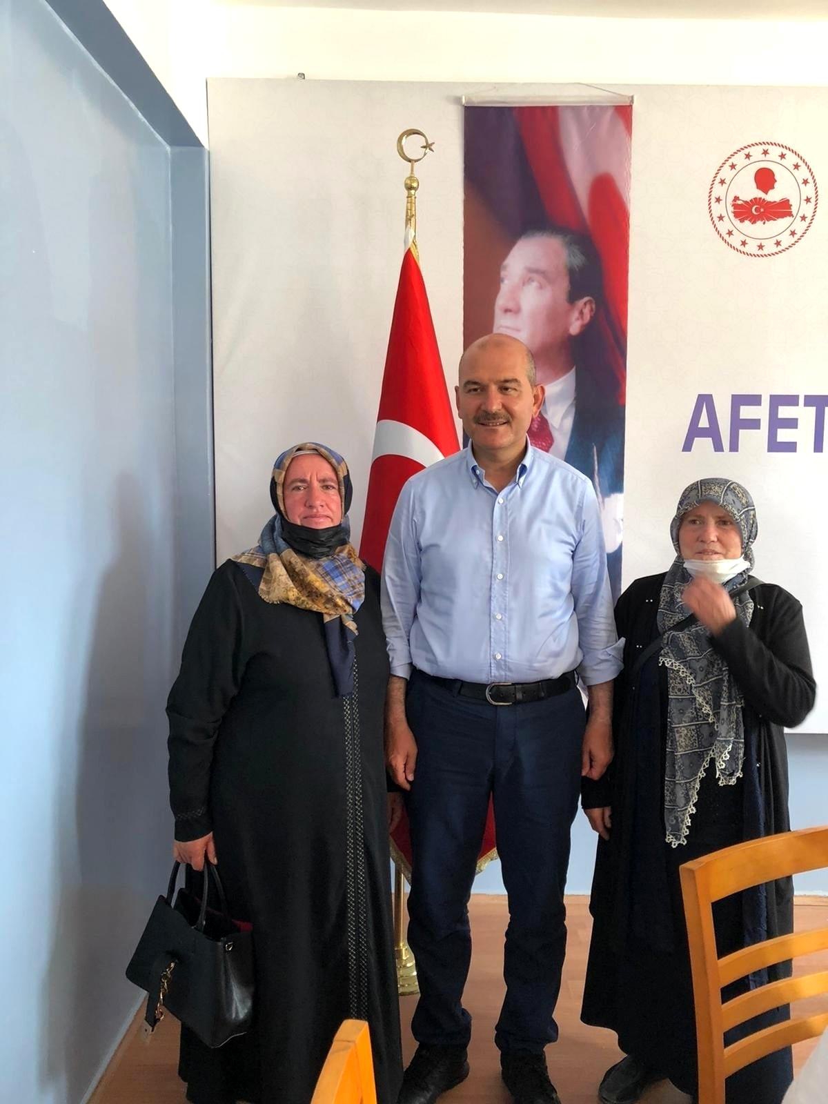 Son dakika: Ayancık'ta pazar esnafı sel yardımını AFAD'a bağışladı - Vimarsana News