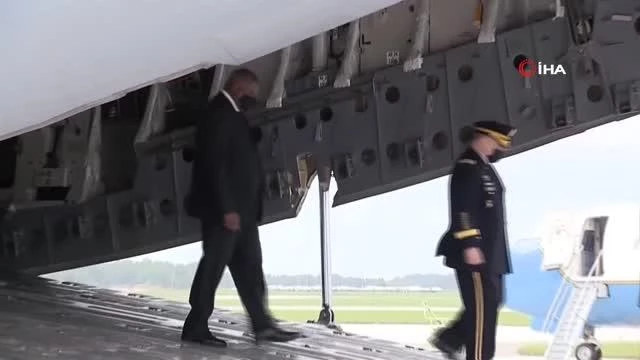 Biden, Afganistan'daki ataklarda hayatını kaybeden ABD askerlerinin cenazelerini karşıladı