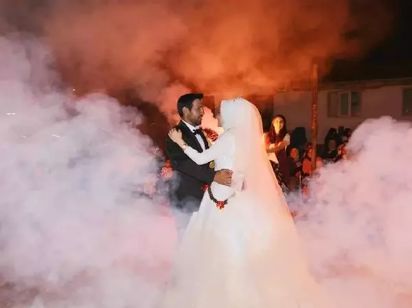 Gelinin testi pozitif çıktı, çiftin düğünü mahalleli için kabusa dönüştü! 22 kişi karantinada Gelinin testi pozitif çıktı, çiftin düğünü mahalleli için kabusa dönüştü! 22 kişi karantinada