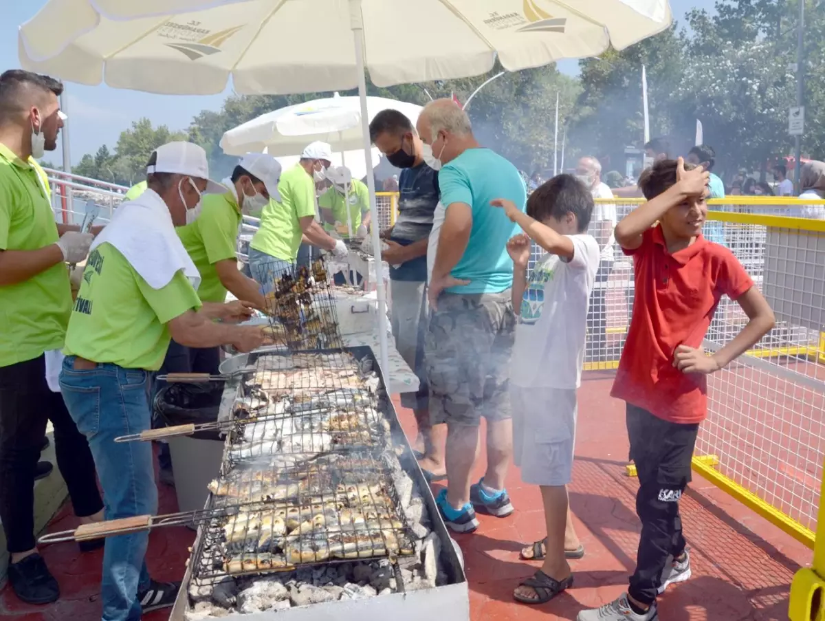 Son dakika haberleri! Gölcük'te çıkan çatı yangını söndürüldü