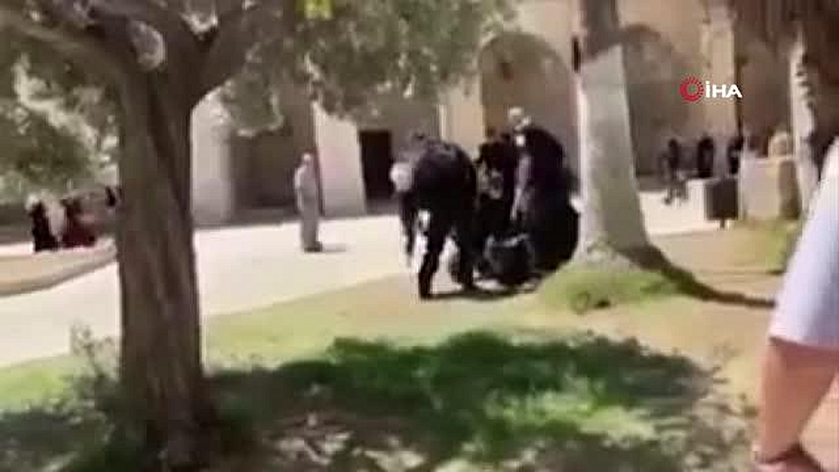 İsrail güçlerinden Mescid-i Aksa'da Filistinli engelli gence saldırı - Vimarsana News