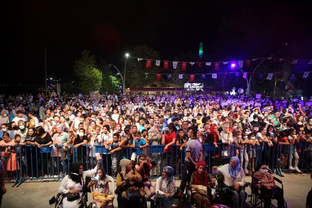 unlu sarkici gokhan tepe kocaeli yi salladi 2 14362683 o