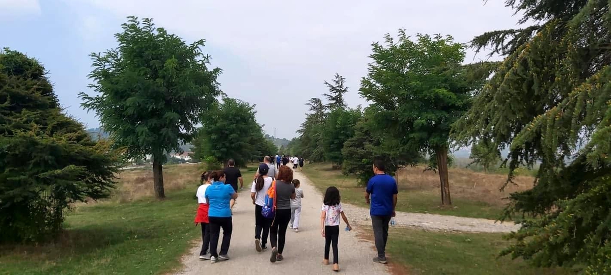 Yüzlerce kişi doğa yürüyüşünde buluştu - Vimarsana News