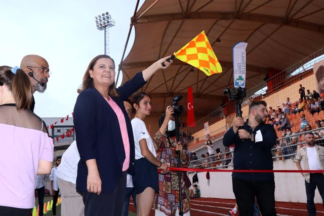 cocuk maratonu nu zafer coskusunu taclandirdi 4 14363009 o