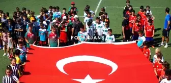 Bergama: İzmir'de bulunan 10 spor kulübü 30 Ağustos Zafer Kupası Turnuvası için ter döktü Bergama: İzmir'de bulunan 10 spor kulübü 30 Ağustos Zafer Kupası Turnuvası için ter döktü