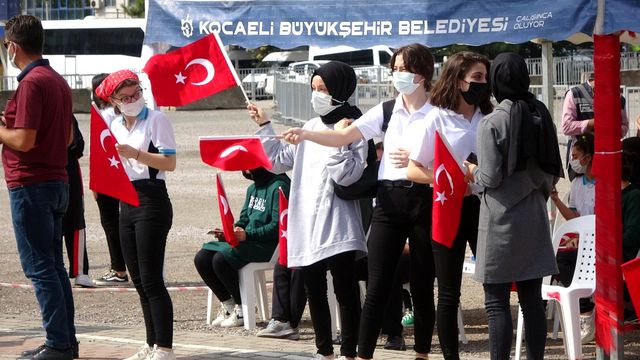 kocaeli de zafer bayrami coskuyla kutlandi 5 14363310 o