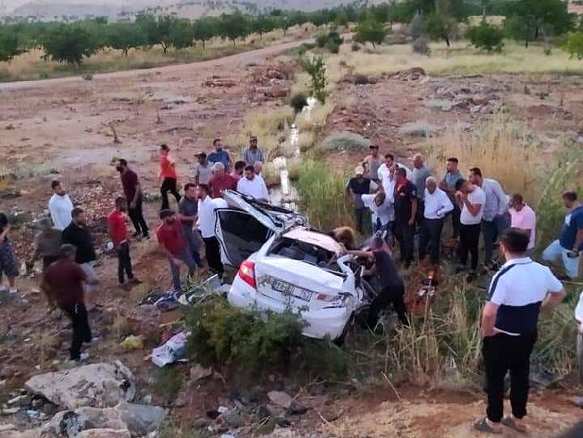 Son Dakika | Malatya'da iki araç kafa kafaya çarpıştı: 1 ölü, 2 yaralı