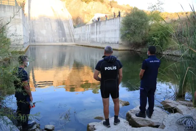 Arkadaşlarıyla gittiği barajda kaybolduğu iddia edilen genç aranıyor
