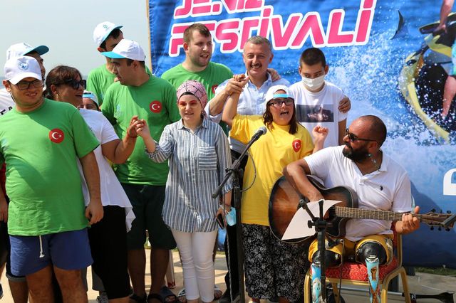 ozel bireyler deniz festivalinde doyasiya egl 12 14364026 o