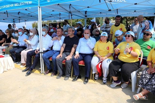 ozel bireyler deniz festivalinde doyasiya egl 6 14364026 o