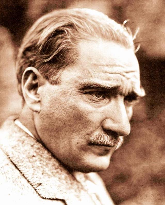 Tabloları yapıldı, Time dergisinin kapak oldu! İşte Atatürk'ün en meşhur fotoğrafının hikayesi