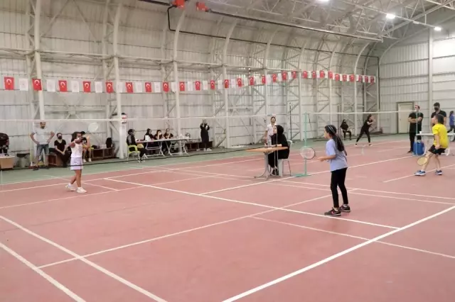 talas ta badminton heyecani basladi