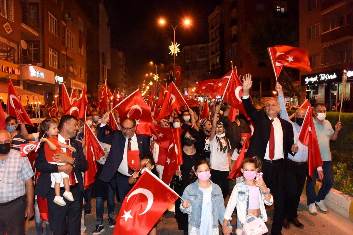 Bozüyük'te Zafer Bayramı coşkuyla kutladı