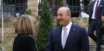 Tika: Son dakika: Dışişleri Bakanı Çavuşoğlu, Sırbistan'da Bayraklı Camii'ni ziyaret etti Tika: Son dakika: Dışişleri Bakanı Çavuşoğlu, Sırbistan'da Bayraklı Camii'ni ziyaret etti