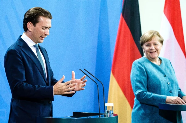 Merkel: "Afganistan'da Almanya'ya tahliye hakkına sahip 10 bin ila 40 bin Afgan bulunuyor"