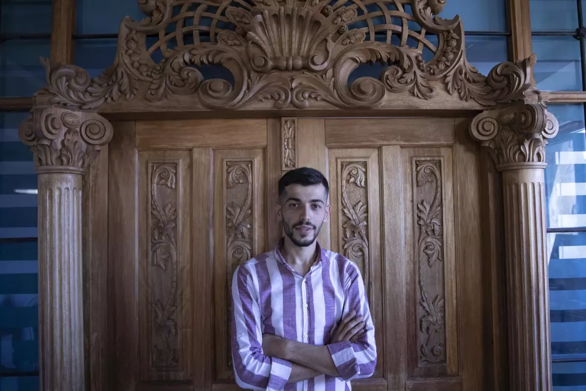 Mesleğini babasından devralan genç ahşap ustası yurt dışına açıldı