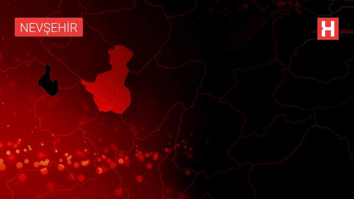 Nevşehir Kalesi'nde Düzenlenen 'Yaprak Sayar ile İpek Yolunda Meşk' Konseri Mest Etti