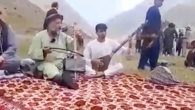 Taliban üyeleri, Afgan sanatçı Favad Andarabi'yi öldürmeden evvel konutunda çay içmiş