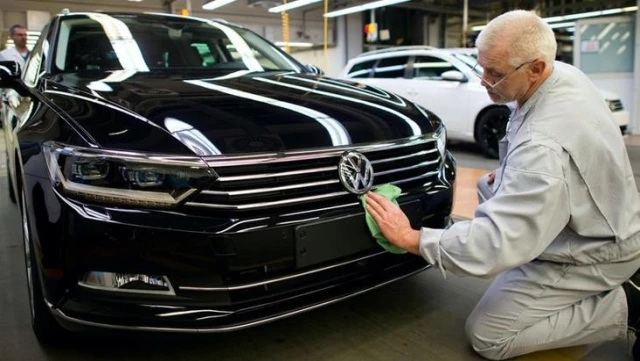 Volkswagen'den tarihi karar! Passat ve Tiguan artık yalnızca otomatik vites üretilecek