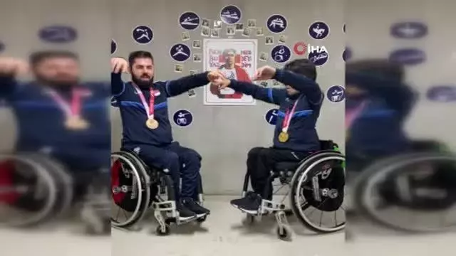 Abdullah ve Ali Öztürk kardeşlerden horonlu kutlama