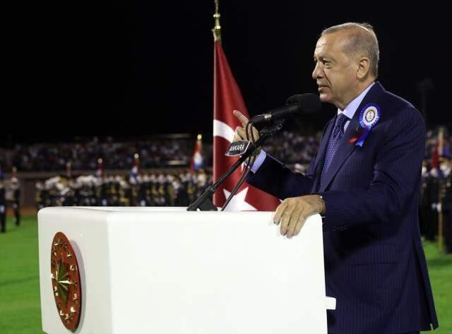 Ankara'daki törene Cumhurbaşkanı Erdoğan'ın okuduğu şiir damga vurdu: Şu kopan fırtına Türk ordusudur yâ Rabbi