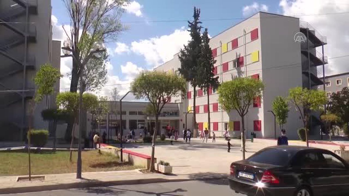 Arnavutluk'a geçici sığınan Afganlar AA'ya konuştu