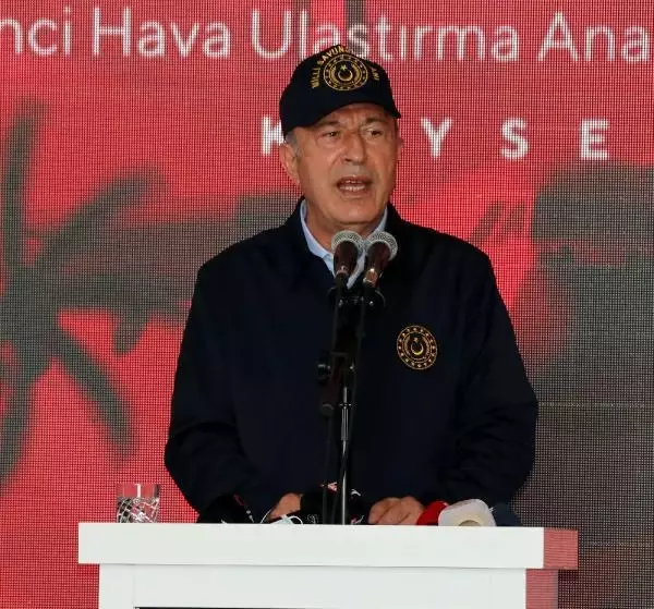 KAYSERİ Bakan Akar: Mehmetçik, dünya barışına hizmet etmenin gururuyla sağ salim ülkesine dönmüştür