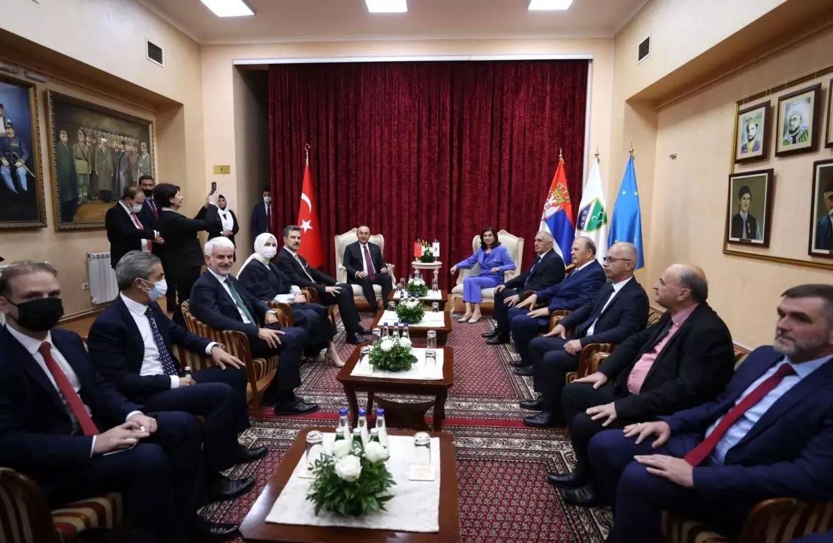 Son dakika: YENİ PAZAR - Dışişleri Bakanı Çavuşoğlu, Boşnak Ulusal Azınlık Konseyi'ni ziyaret etti